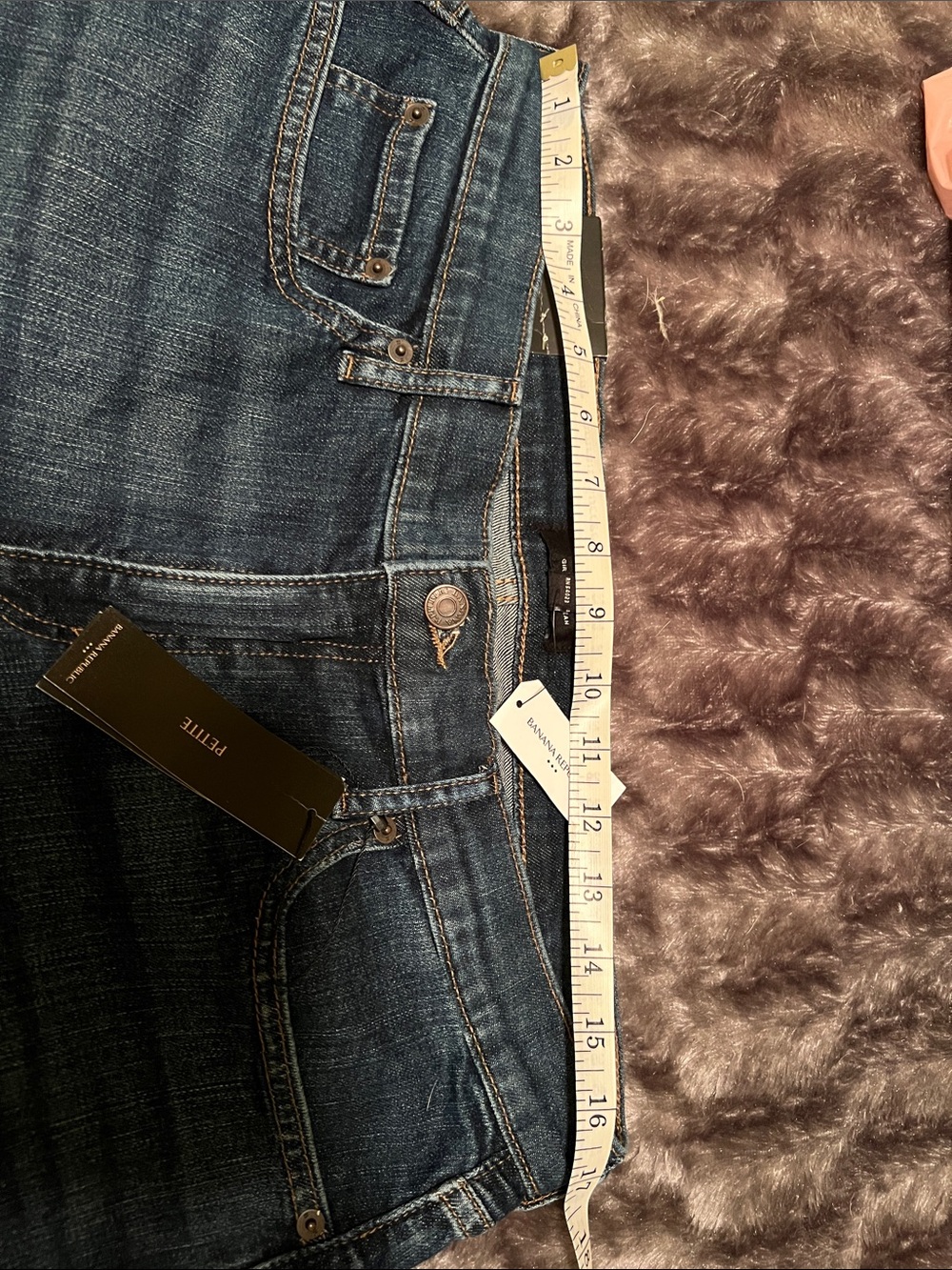 Banana Republic Women’s Girlfriend Dark Wash Jeans- size 31/12 petite - Picture 5 of 7